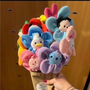 EXCLUSIVE Disney Flower Bouquet Bloom Character Stems Wrap Flower